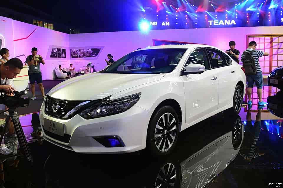 東風(fēng)日產(chǎn) 天籟 2016款 2.5L XL-UpperNAVI Tech智尊版 東風(fēng)日產(chǎn) 天籟 2016款 2.5L XL-UpperNAVI Tech智尊版