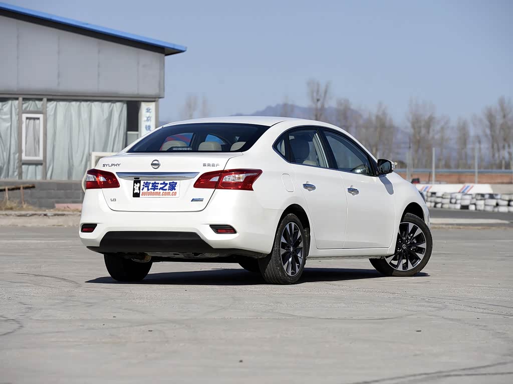 2018轩逸豪华版落地多少钱 经典轩逸2019自动豪华版落地