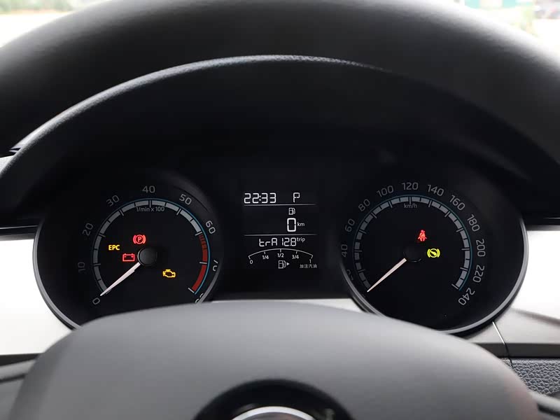 上汽斯柯达 昕锐 2020款 1.5l 自动标准版