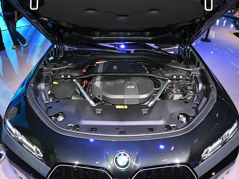 () 7ϵԴ 2023 M760Le xDrive