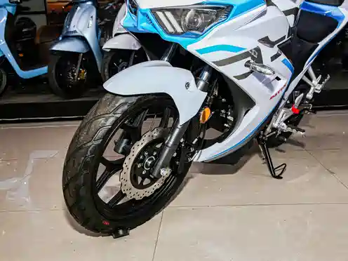 【大运 天錾 200r图片】品牌_最新大运 天錾 200r车型图片大全_汽车之