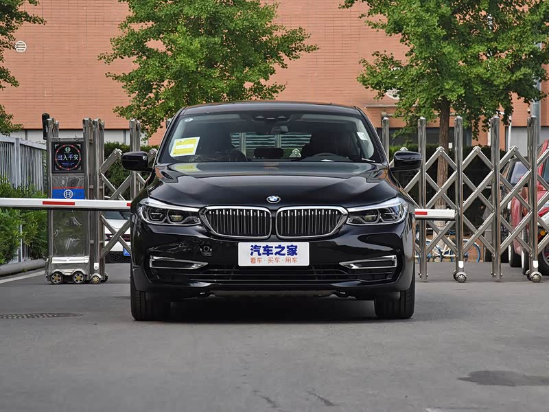 宝马(进口) 宝马6系gt 2020款 630i 豪华设计套装 宝石青 车身外观
