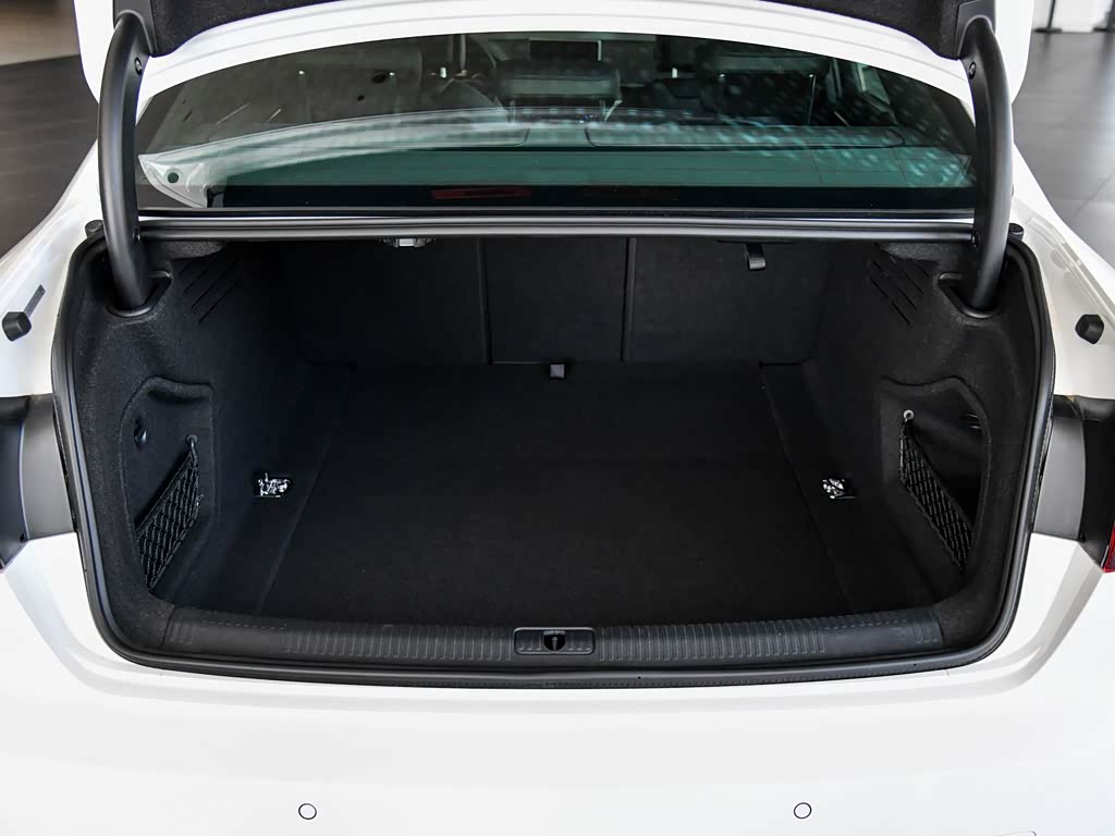 一汽-大众奥迪 奥迪a4l 2019款 45 tfsi quattro 运动型 国vi