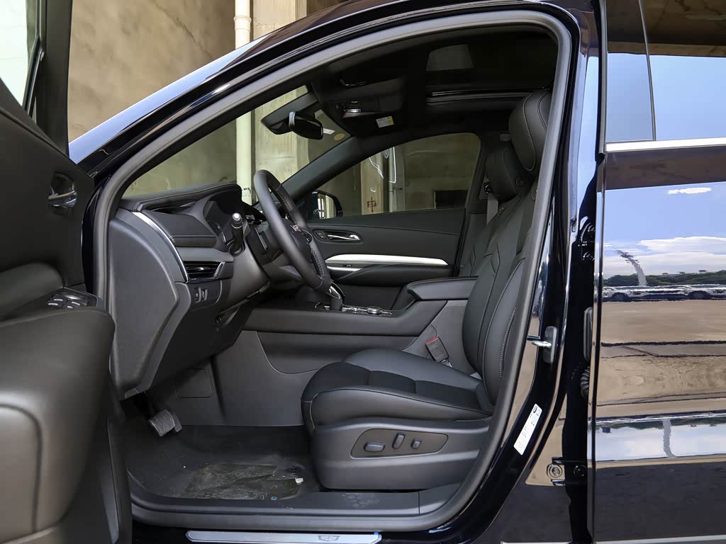 上汽通用凯迪拉克 凯迪拉克xt4 2020款 改款 28t 四驱领先型