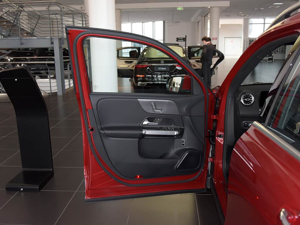 北京奔驰 奔驰glb 2021款 glb 200 动感型