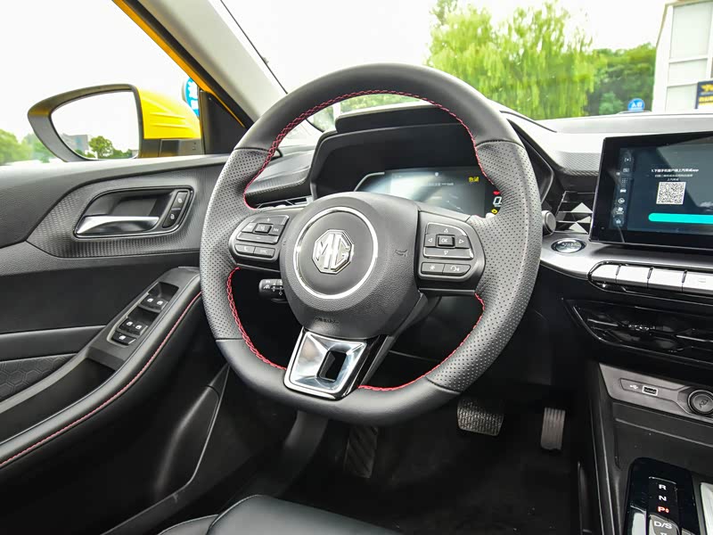 上汽集团 名爵5 2021款 300tgi dct青奢旗舰版