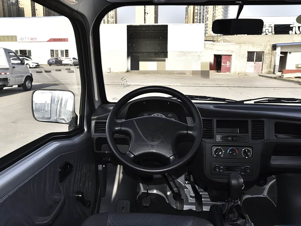 上汽通用五菱 五菱之光小卡 2020款 1.2l 双排