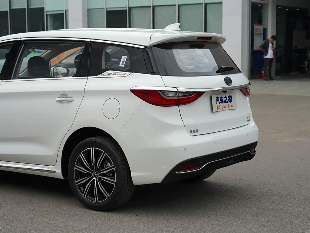 【图解图片_比亚迪王朝赣州乾元新景店宋max新能源图片】-汽车之家