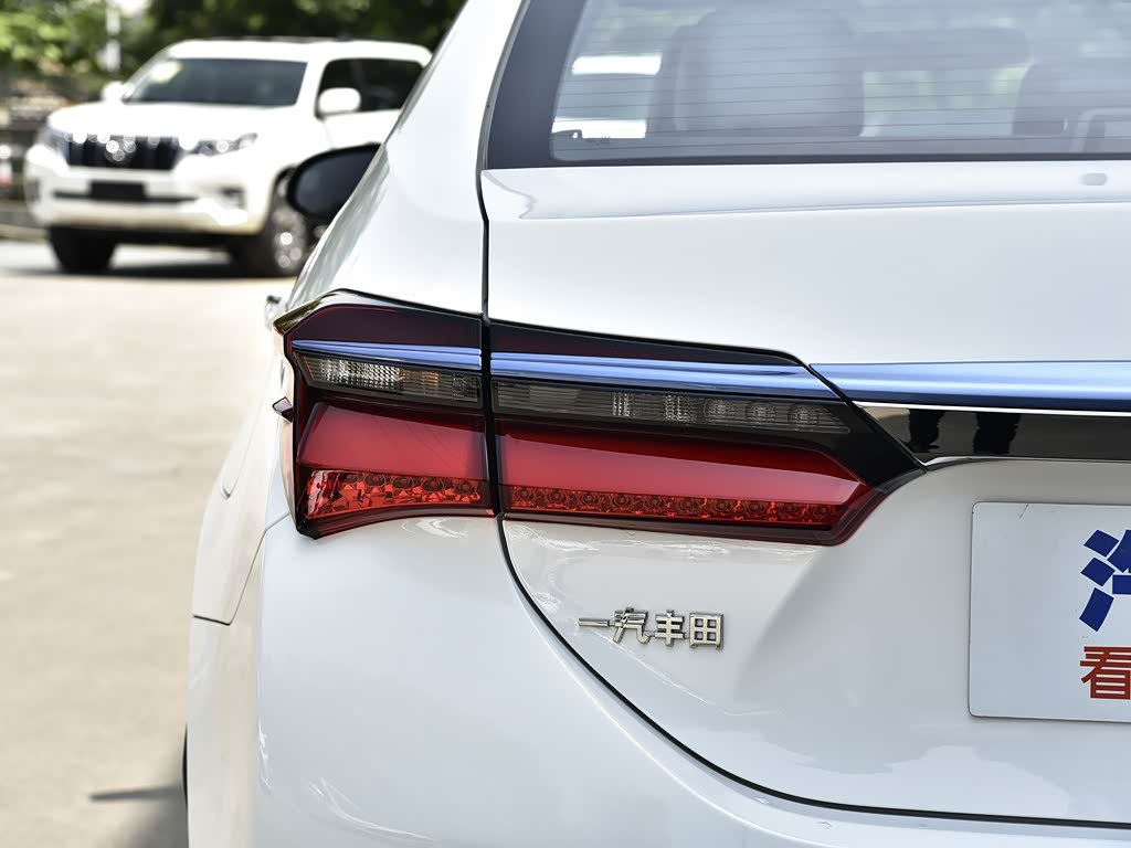 一汽丰田 卡罗拉双擎e  2020款 1.8l e-cvt舒适版