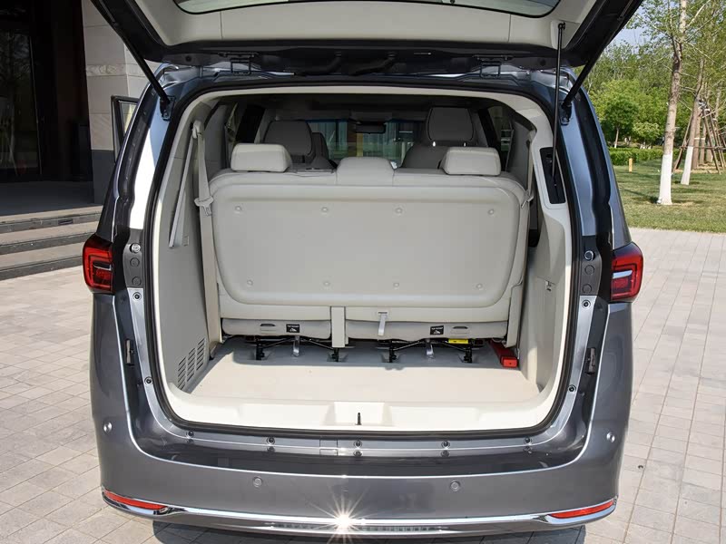 上汽通用别克 别克gl8 2020款 陆上公务舱 652t 尊贵型福祉版