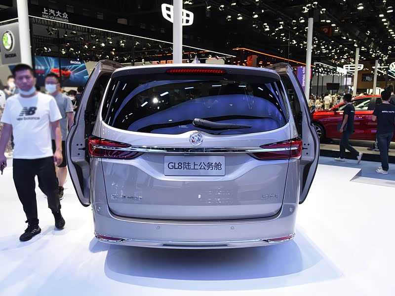 上汽通用别克 别克gl8 2022款 陆上公务舱 652t 尊贵型福祉版