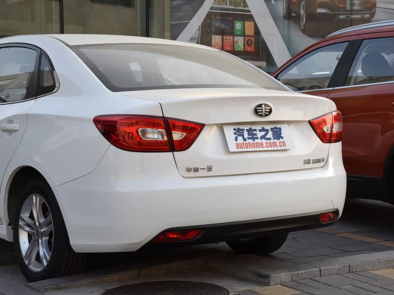 一汽奔腾 奔腾b30ev 2018款 舒适型