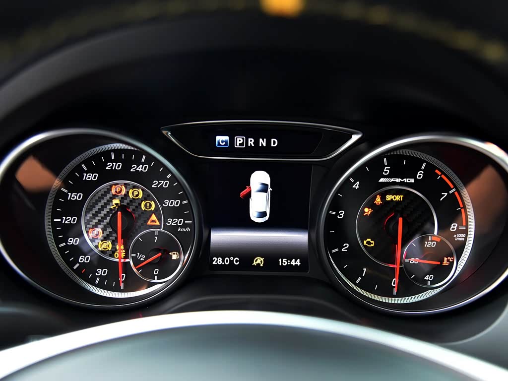 奔驰cla级amg 2017款 amg cla 45 4matic 暗夜雷霆限量版 中控方向盘