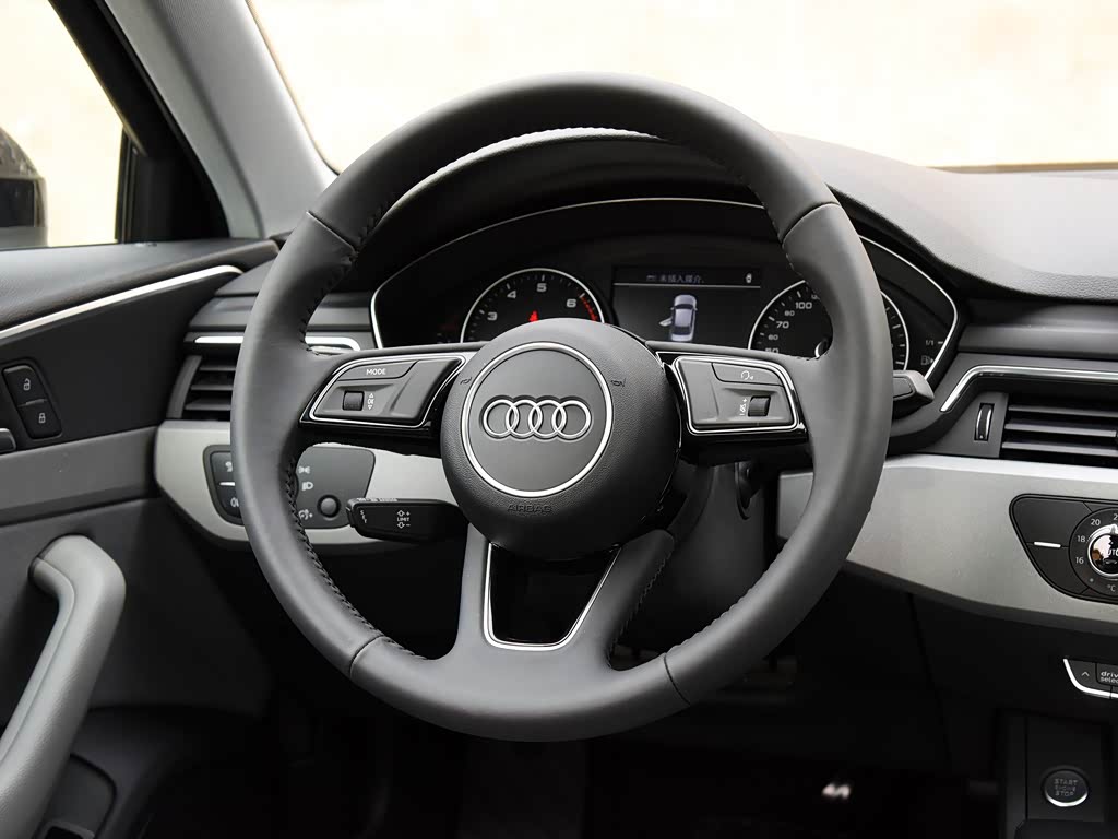 一汽-大众奥迪 奥迪a4l 2017款 plus 40 tfsi 进取型