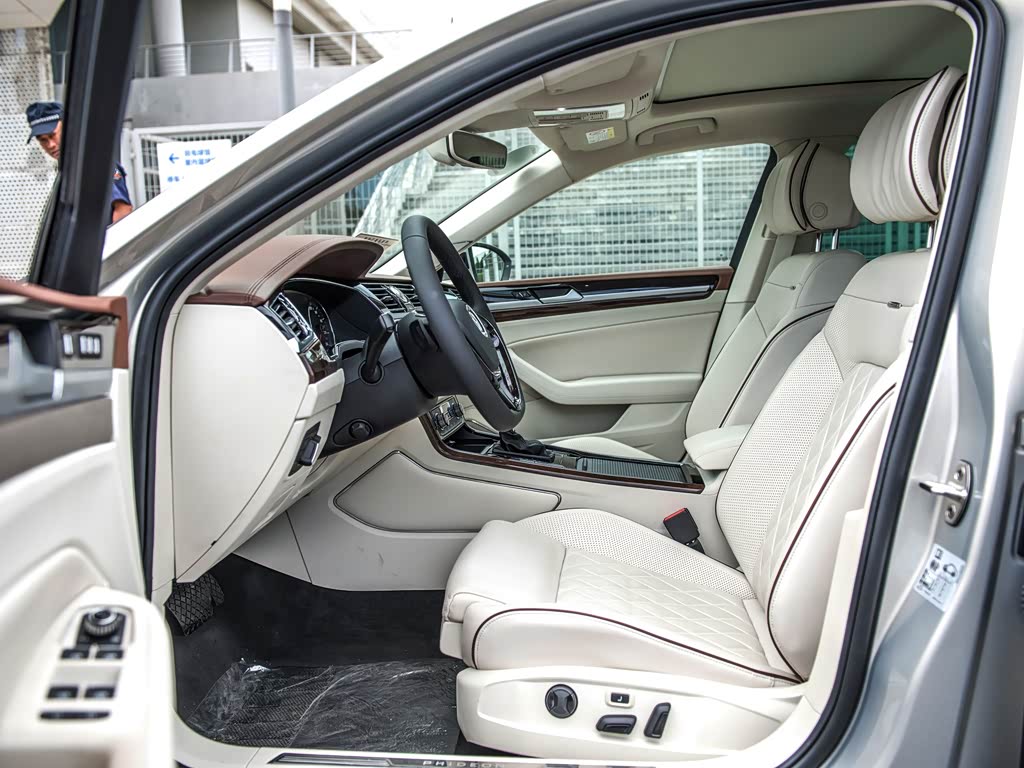 上汽大众 辉昂 2016款 480 v6 四驱行政旗舰版