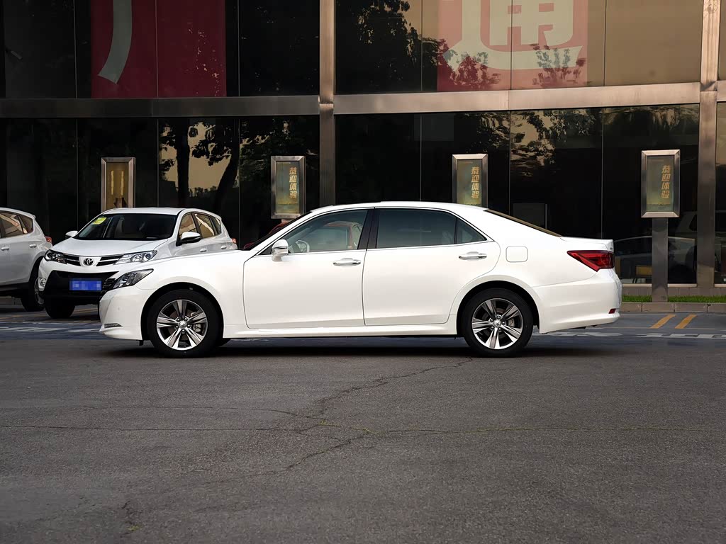 一汽丰田 皇冠 2015款 2.0t 时尚版