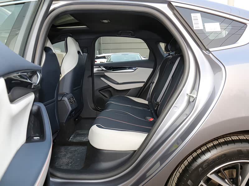 比亚迪 秦plus 2021款 dm-i 55km 旗舰型