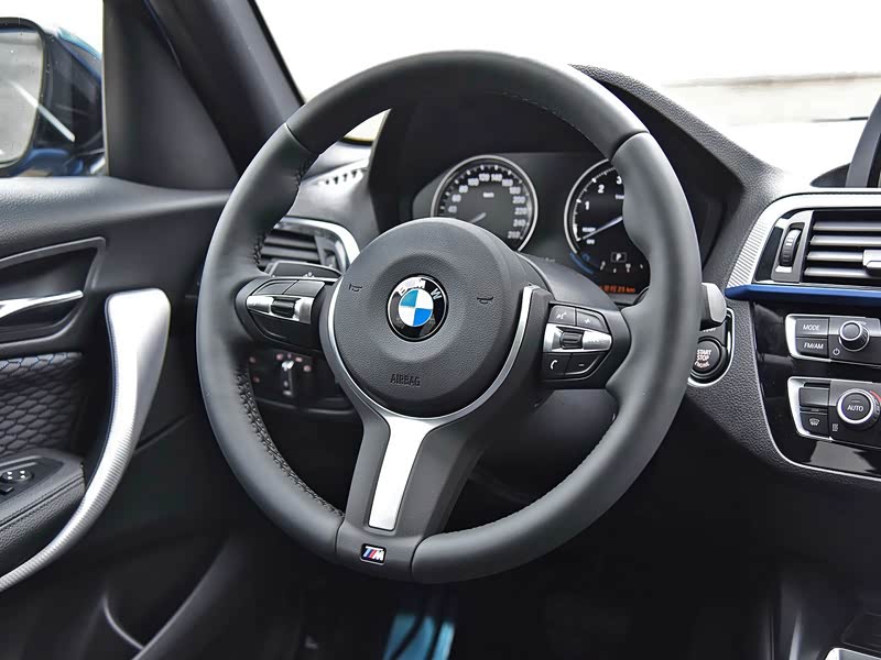 宝马(进口) 宝马1系(进口) 2018款 120i m运动套装 中控方向盘 已经是