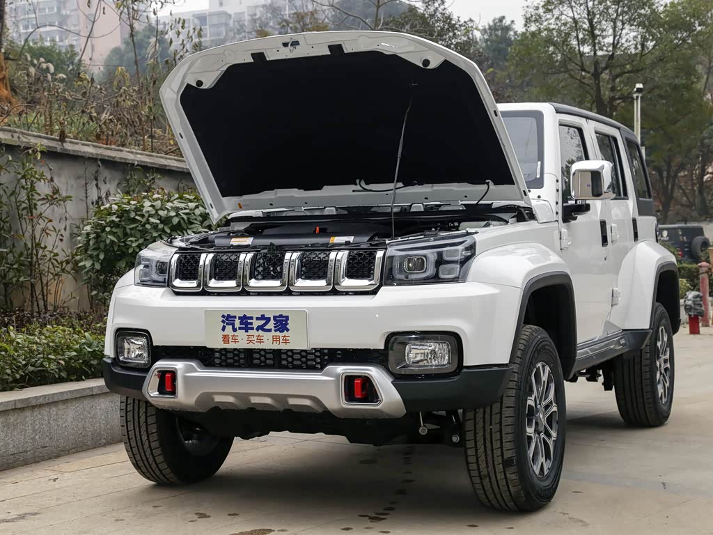 北京越野 北京bj40 2020款 2.0t 自动两驱城市猎人版先锋型