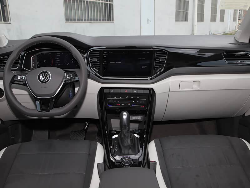 一汽-大众 t-roc探歌 2021款 改款 280tsi dsg四驱豪华智联版