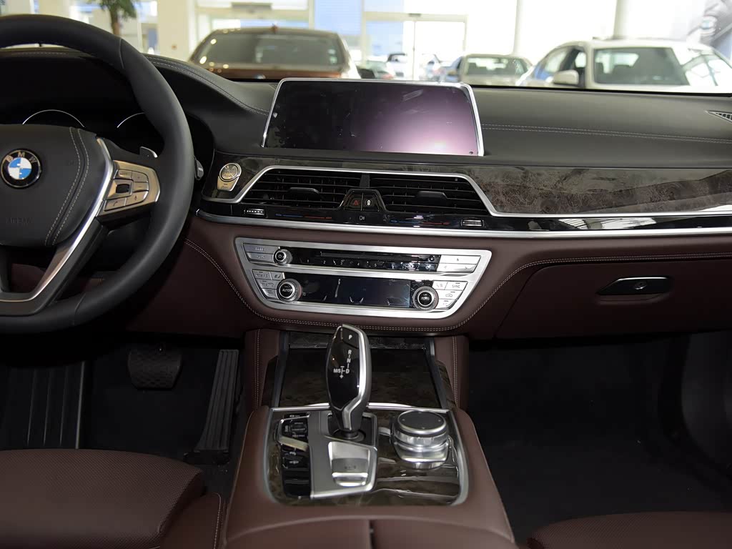 宝马(进口) 宝马7系 2016款 740li 领先型 中控方向盘已经是最后一张