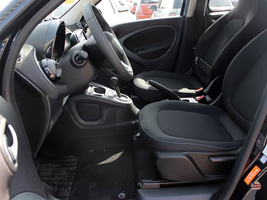 smart(进口) smart forfour 2017款 0.9t 66千瓦挚爱特别版