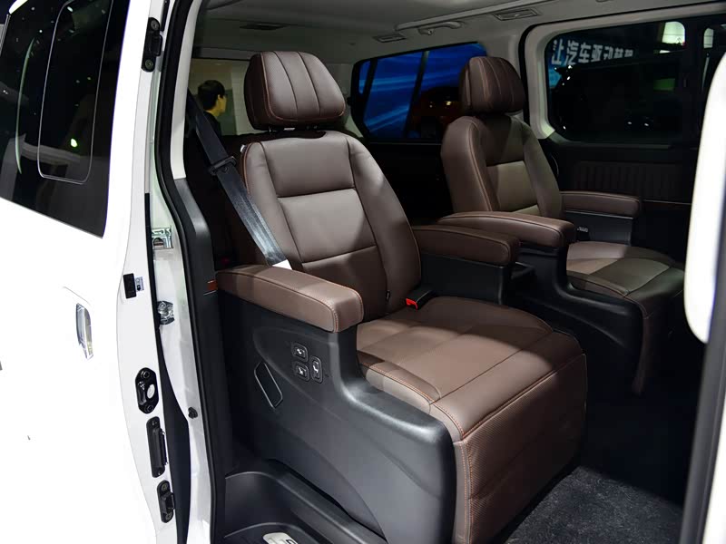 东风风行 风行cm7 2018款 2.0t 自动旗舰型