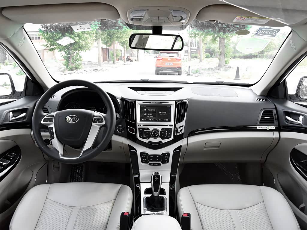 比亚迪 比亚迪e5 2017款 300 尊荣型