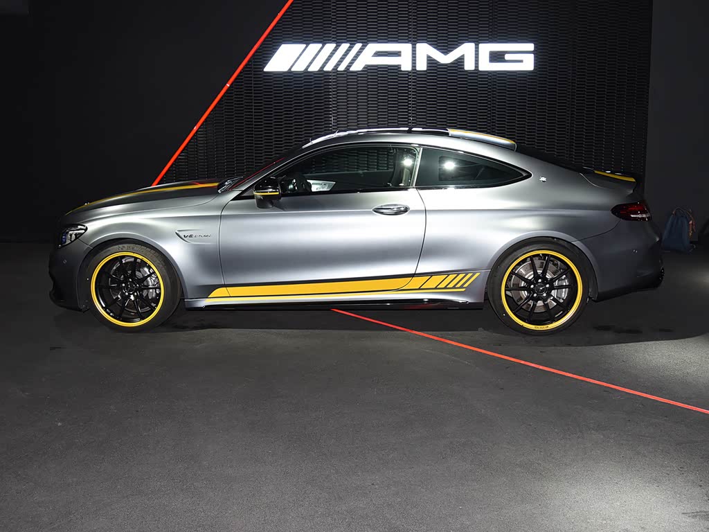 梅赛德斯-amg 奔驰c级amg 2021款 amg c 63 轿跑车 暗夜特别版