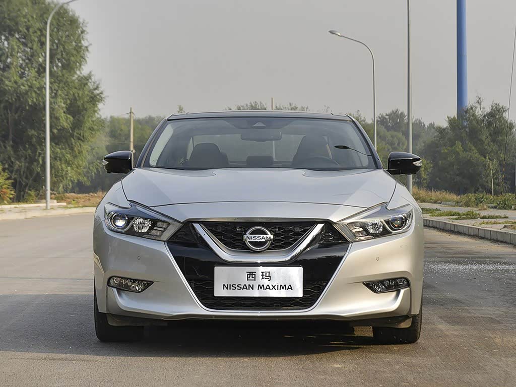 东风日产 西玛 2016款 2.5l xv 至尊版 月光银 车身外观