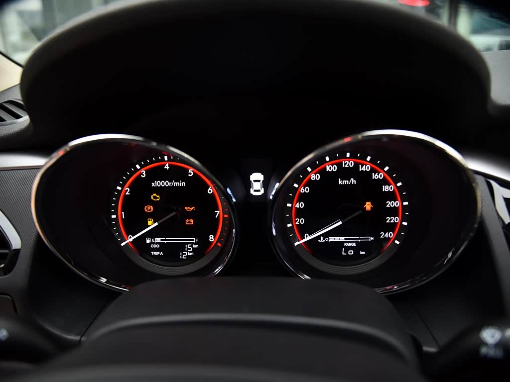 一汽奔腾 奔腾b70 2016款 2.0l 手动豪华型