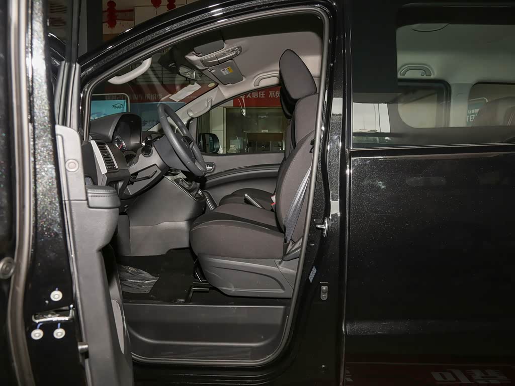 江汽集团 瑞风m4 2021款 2.0l 手动舒适版