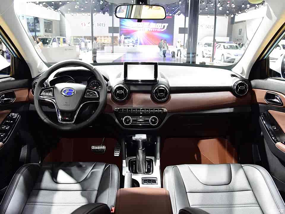 售6.59-8.99万元 2018款昌河q35上市