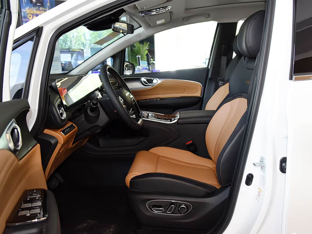 广汽埃安 aion v 2021款 进化版 80 智享科技版