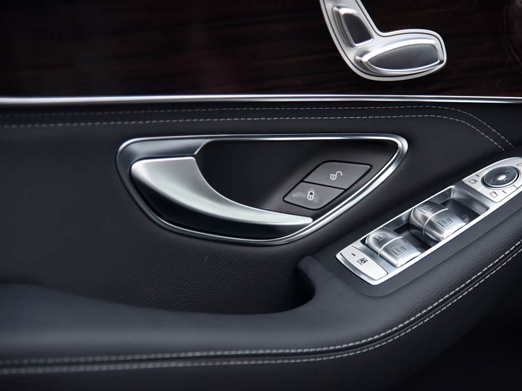 北京奔驰 奔驰glc 2016款 glc 260 4matic 动感型