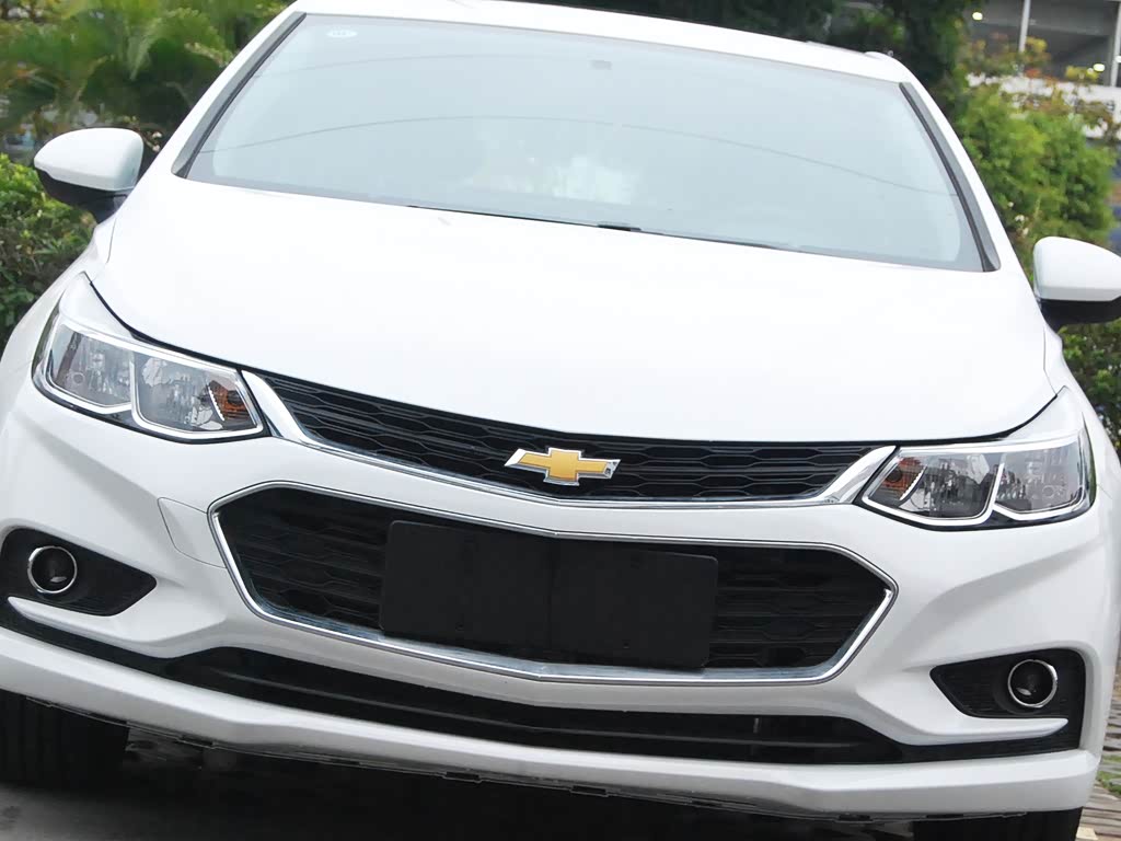 上汽通用雪佛兰 科鲁兹 2017款 1.5l 两厢 自动炫锋版