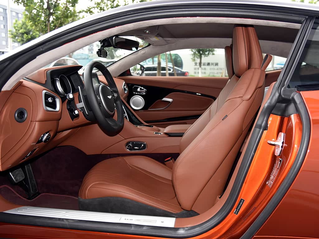 阿斯顿·马丁 阿斯顿·马丁db11 2017款 5.2t v12