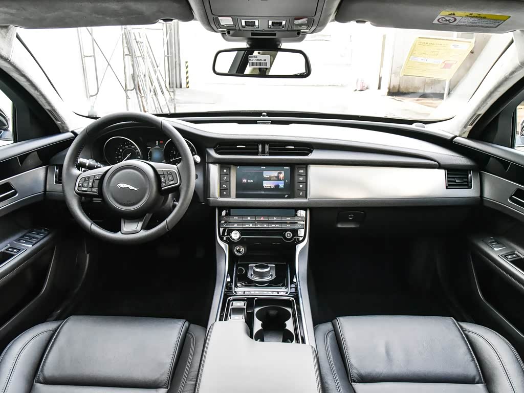 奇瑞捷豹路虎 捷豹xfl 2017款 xfl 2.0t 200ps 风华版