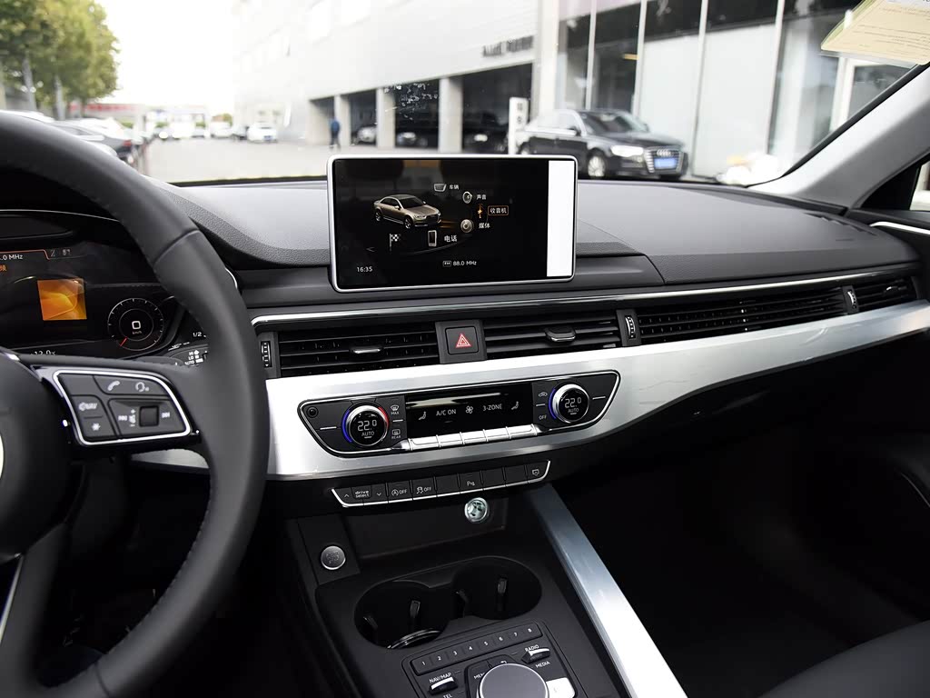 一汽-大众奥迪 奥迪a4l 2018款 30周年年型 40 tfsi 时尚型