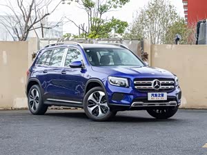 奔驰glb店内可试乘试驾 售价29.98万元起