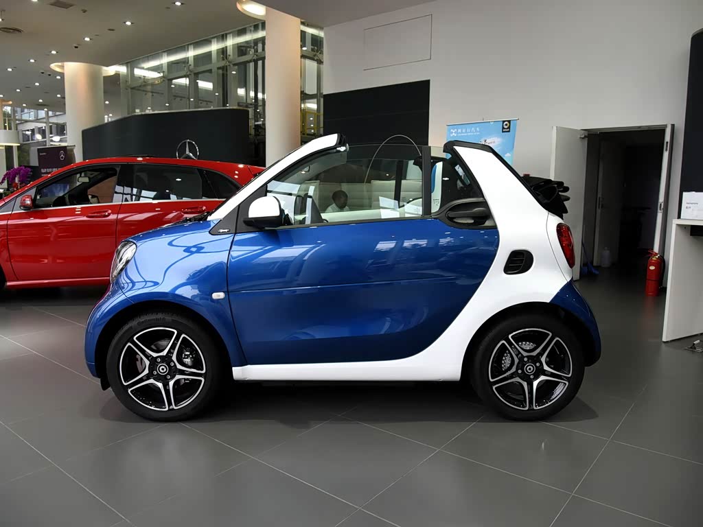 smart smart fortwo 2016款 0.9t 66千瓦敞篷极致版