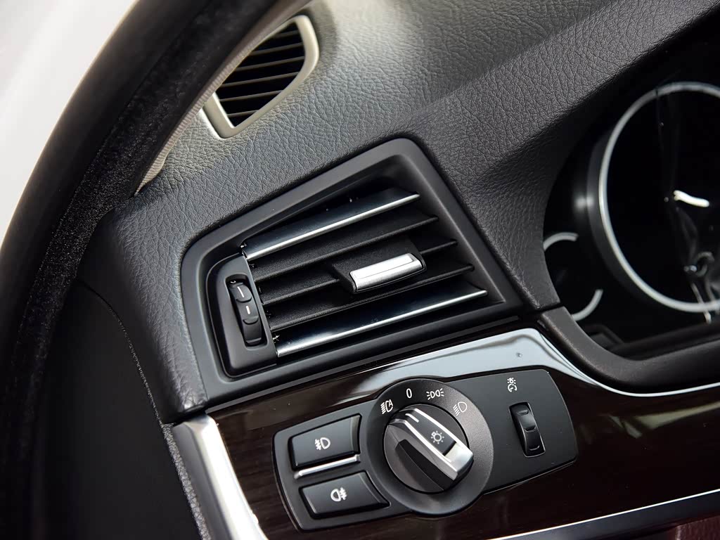 华晨宝马 宝马5系 2017款 528li xdrive豪华设计套装