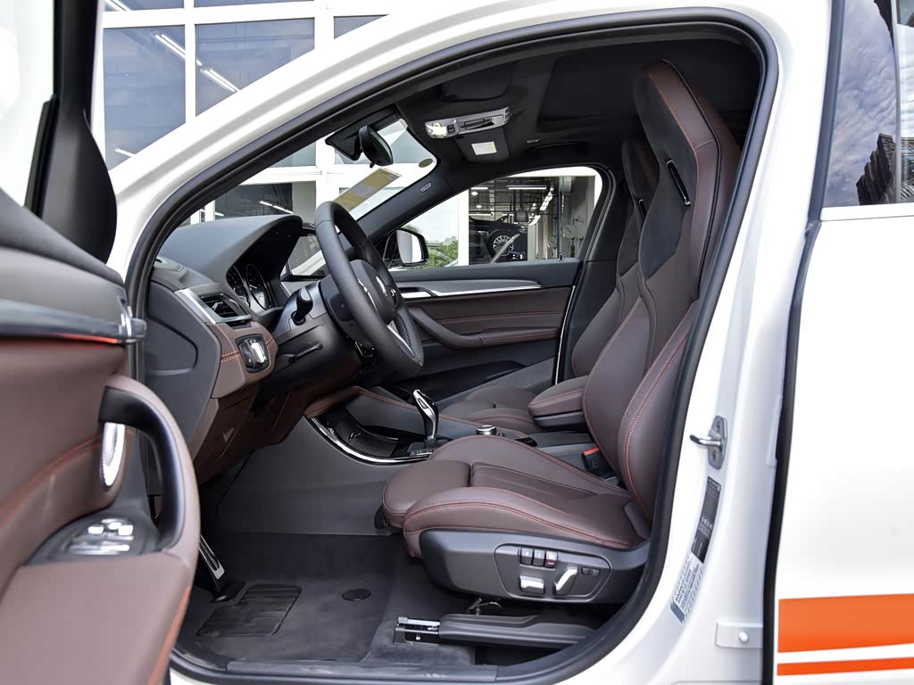 华晨宝马 宝马x2 2021款 改款 sdrive25i 锋芒版 车厢座椅已经是最后