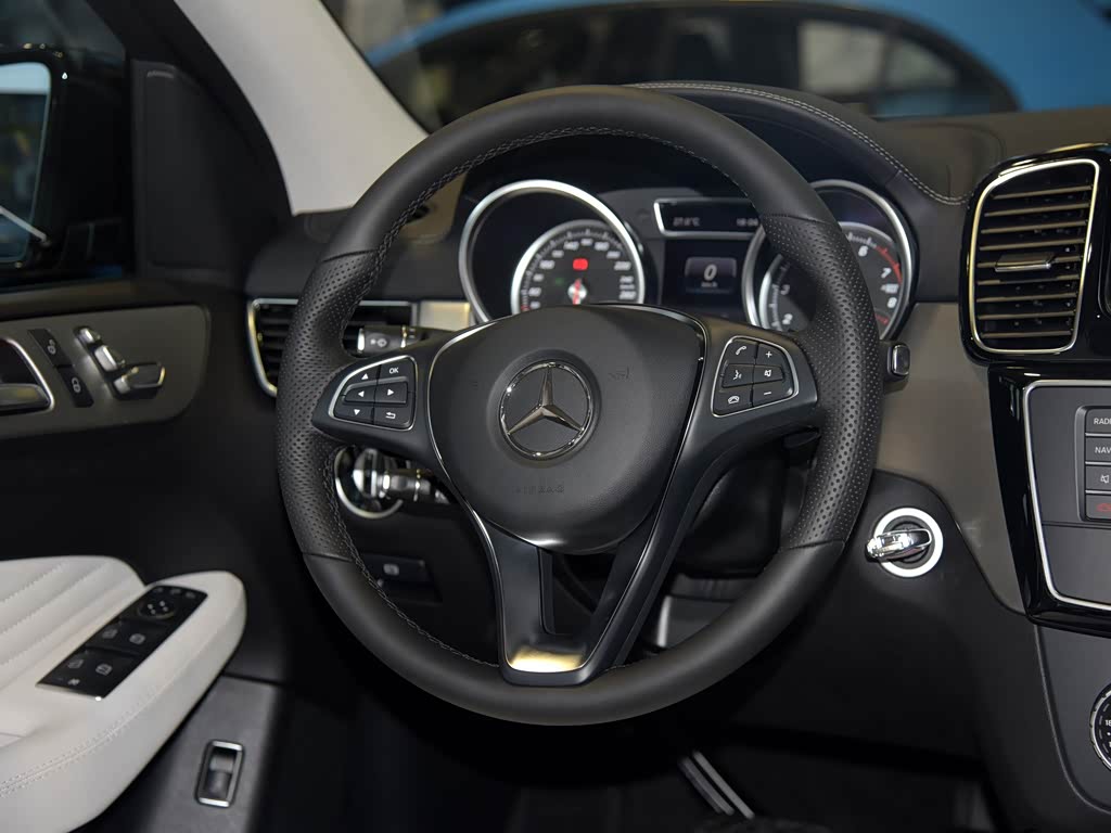 奔驰(进口) 奔驰gle 2015款 gle 320 4matic 轿跑suv