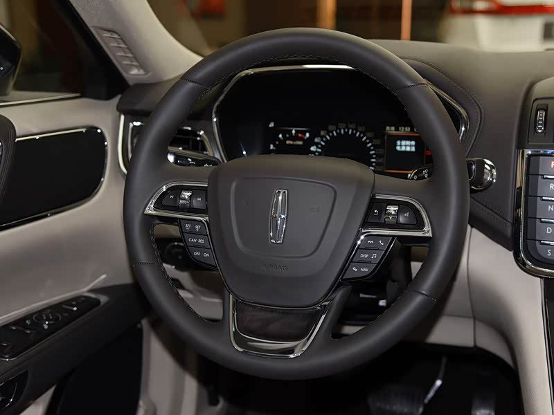 0t 两驱尊享版 中控方向盘 已经是最后一张,您还可以查看