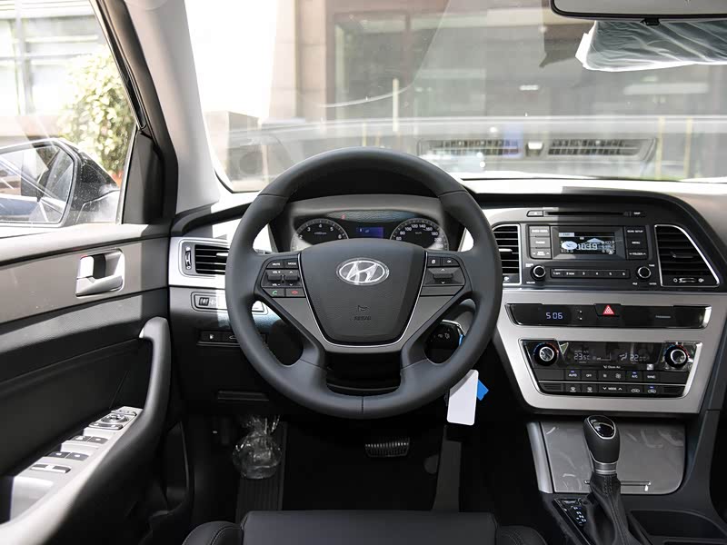 北京现代 索纳塔九 2017款 2.0l gls智能型