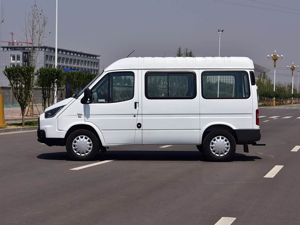 江铃汽车 特顺 2017款 2.8t商运型短轴中顶6/7/8座jx493