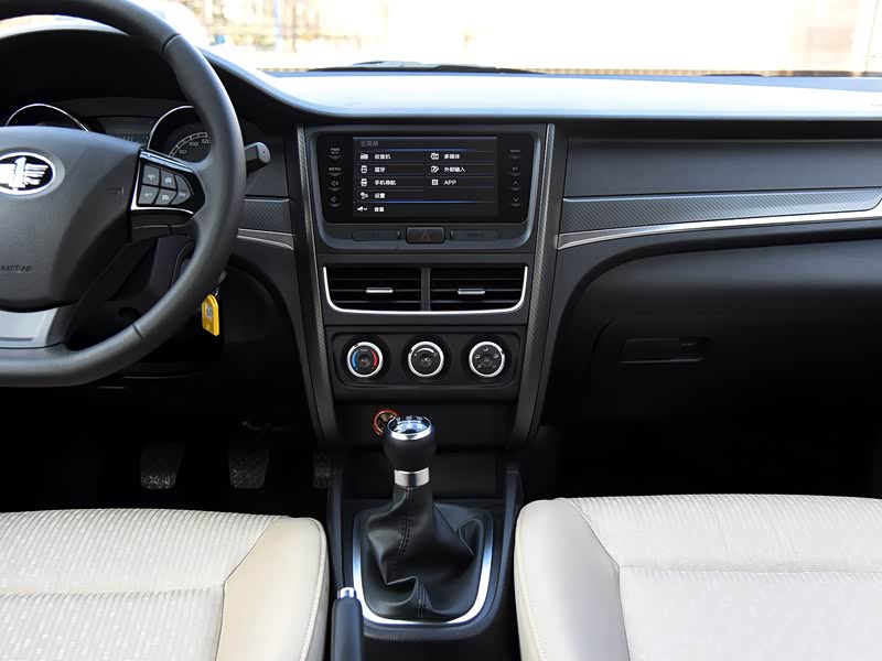 一汽奔腾 奔腾b30 2016款 1.6l 手动尊贵型