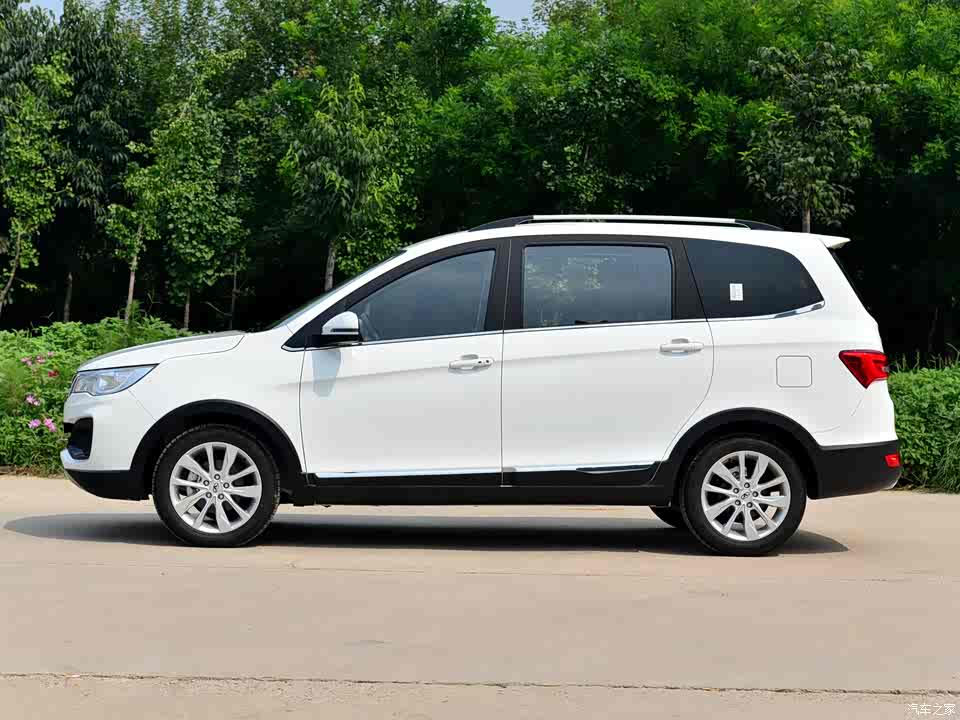 凯翼汽车 凯翼v3 2016款 1.5l 手动智联ii导航版