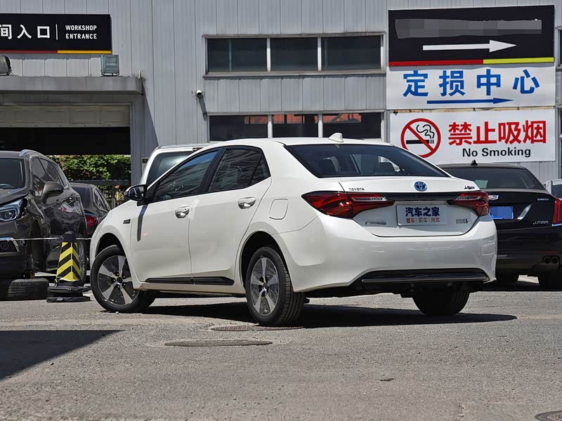 广汽丰田 雷凌双擎e  2019款 1.8ph gs e-cvt精英风尚版